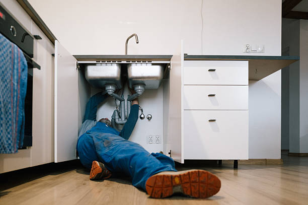 Professional Leak Detection technician working in Round Top, NY